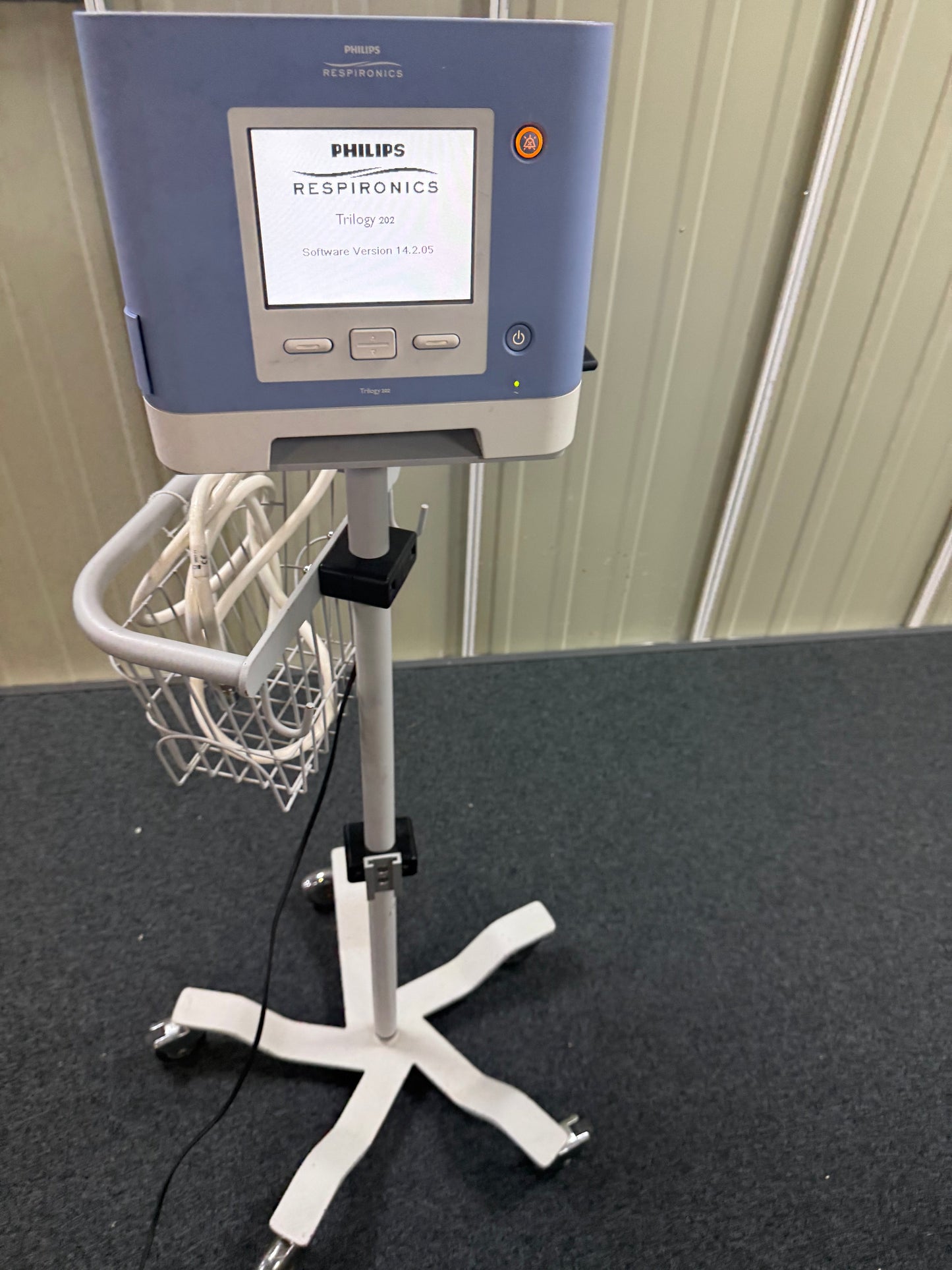 Philips Respironics Trilogy 202 Ventilator Software Version 14.2.05 - Blower Hours 491.1 Hrs on Stand