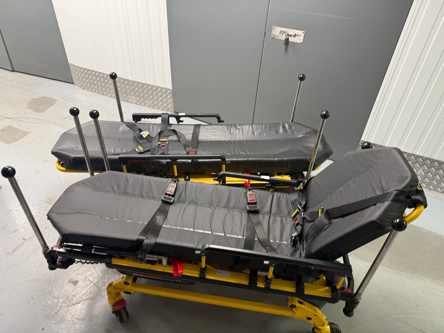 Stryker 6550 Power-Pro TL Ambulance Stretcher with Battery & Charger